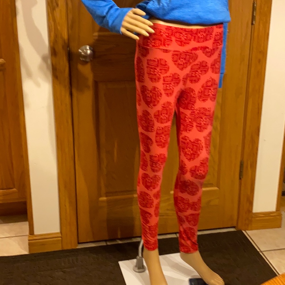LulaRoe red heart leggings OS